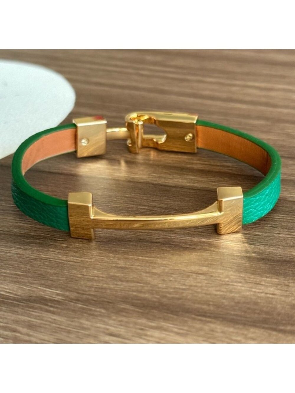 Green leather Bracelet Q707